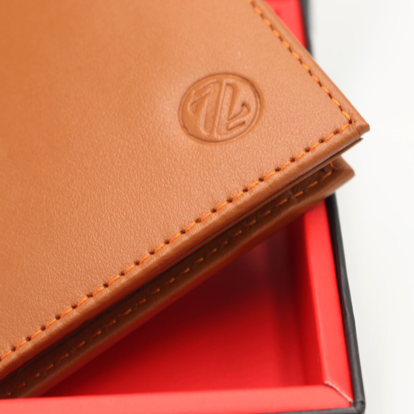 Zelora Paris Men’s Genuine Leather Small Minimalist Wallet – Tan