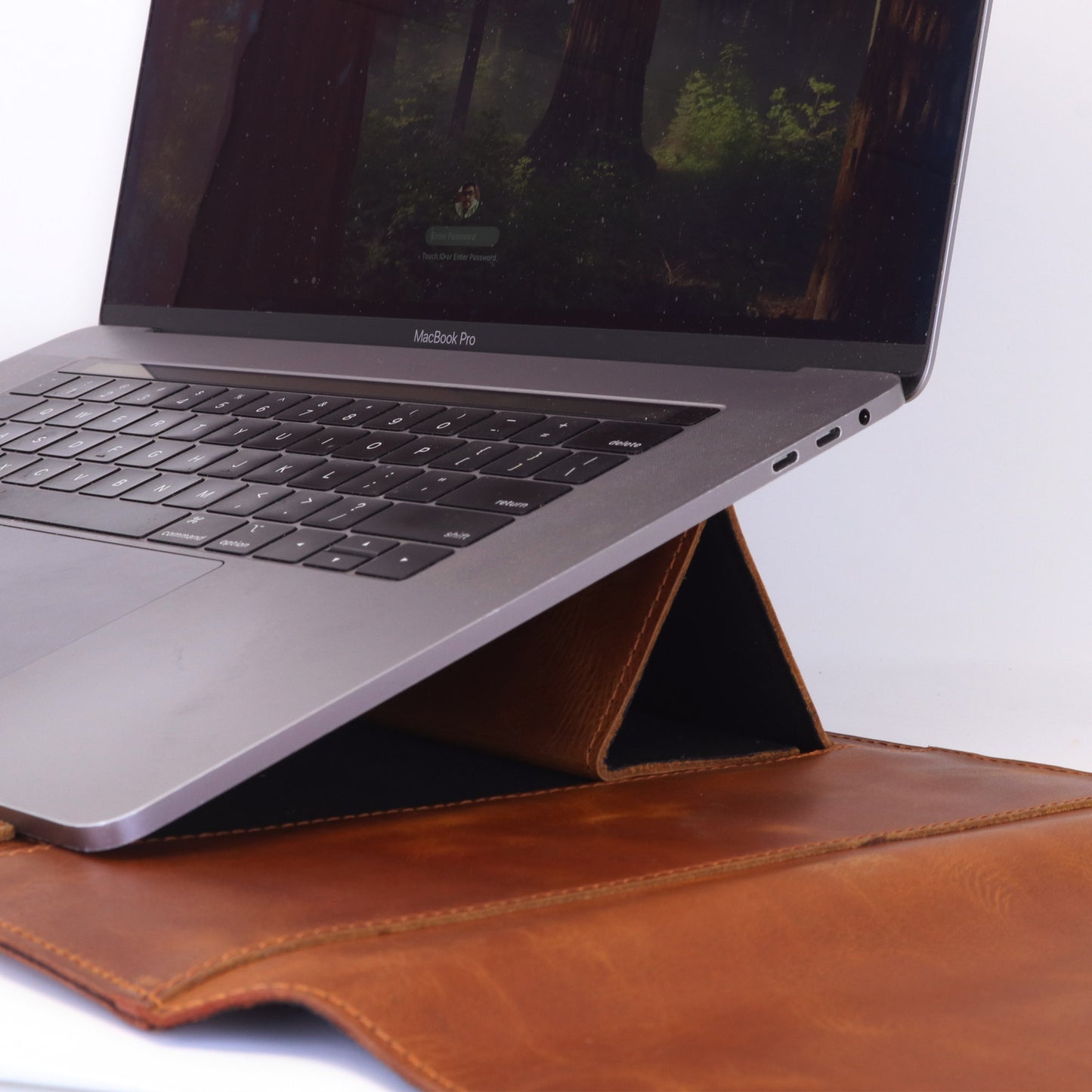 Zelora Paris Tan Leather Laptop Sleeve with Flap